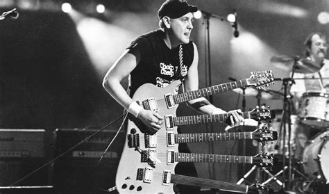 Rick Nielsen Reveals the Story Behind His 1981 Hamer Five-Neck ...