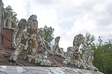 Waste To Wonder, Chandigarh Rock Garden Sculptures Stock Photo - Image of wonder, figurine ...