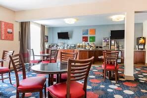 Comfort Inn & Suites Reviews, Deals & Photos 2024 - Expedia