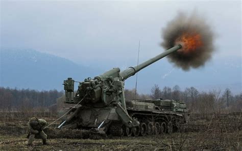 2S7 Pion: A largest full-tracked self-propelled gun in the world