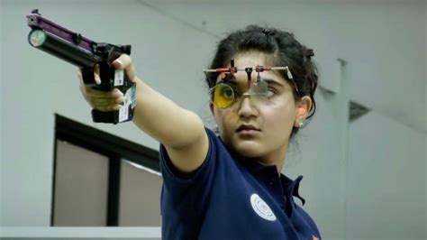 Esha Singh clinches gold at the Asian Qualifiers, becomes 15th Indian shooter to confirm Paris ...