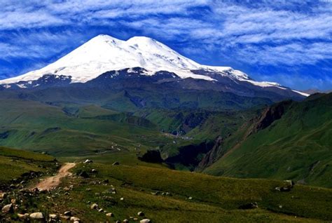 Climb Mt. Elbrus independently. Complete itinerary - Stingy Nomads