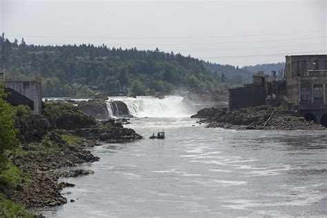 Willamette Falls Site Tour/Reception for Gov. Brown, May 2… | Flickr