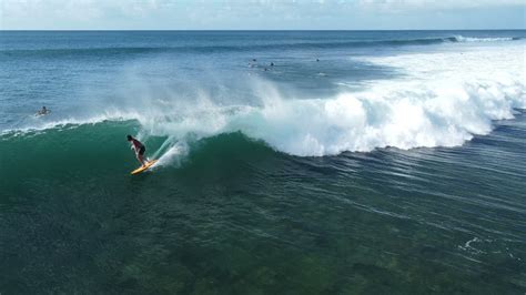 Surf Hanalei Bay - YouTube