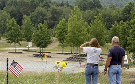 Flight 93 Memorial: Shanksville, Pa. - Photo 2 - CBS News