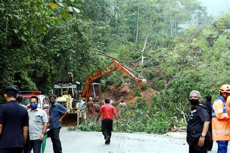 121 landslides recorded nationwide during northeast monsoon 2021/2022 ...