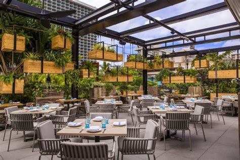 The 12 Hawaii Restaurants You Should Add To Your 2019 Dining Bucket List | Waikiki hotels ...