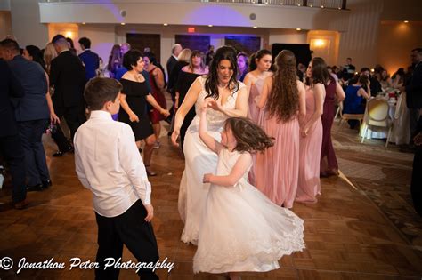 Jonathon Peter Photography | Alicia & Steve - Carriage House Wedding