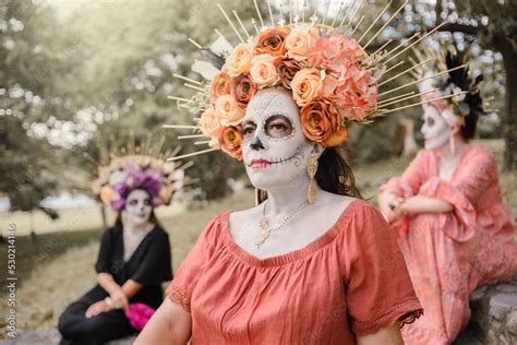 Catrinas outdoor portrait. Typical character of the Day of the Dead ...