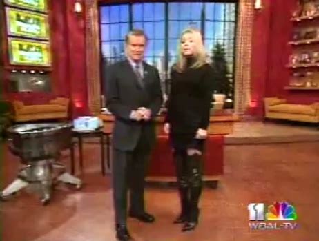 THE APPRECIATION OF BOOTED NEWS WOMEN BLOG : Kelly Ripa in boots