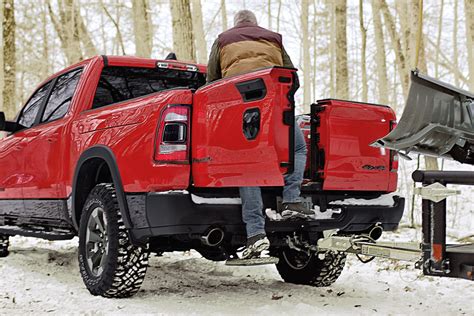 The Tailgate War Heats Up: 2019 RAM Multifunction Tailgate | GearJunkie