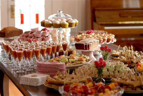 Buffet table decorating ideas – how to set elegant arrangements