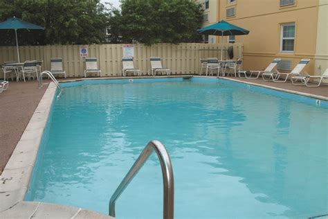 La Quinta Inn by Wyndham Indianapolis Airport Lynhurst | Indianapolis ...