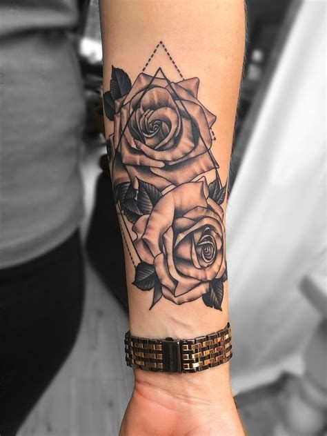 44+ Gorgeous Rose Tattoos On Arm - TATTOOGOTO - Rose Tattoos