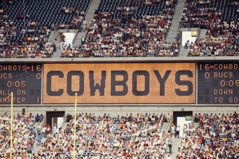 Total 73+ imagen dallas cowboys old stadium - Viaterra.mx