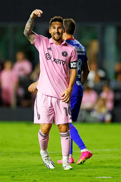 Lionel Messi scores during his Inter Miami debut against Cruz Azul