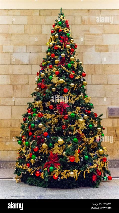 Polish Christmas Tree in Warschau Stock Photo - Alamy