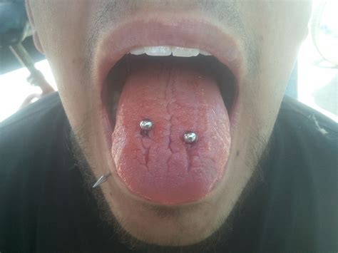 Double tongue piercing vertical Double Tongue Piercing, Piercings ...