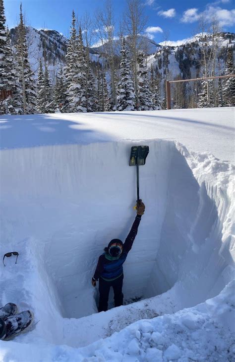 Utah deep snowpack - SkiTheWorld.com