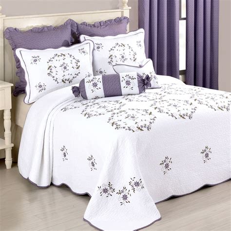 Gwen Quilted Bedspread White | Bed spreads, Beautiful bedding sets ...