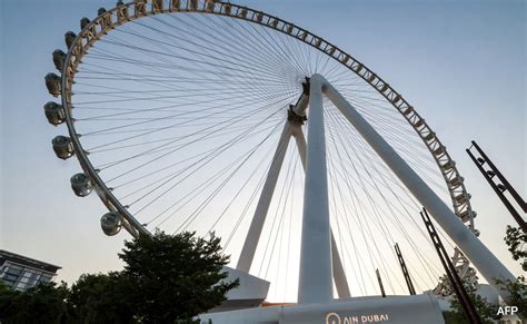 World's Largest Ferris Wheel Mysteriously Stops Turning In Dubai