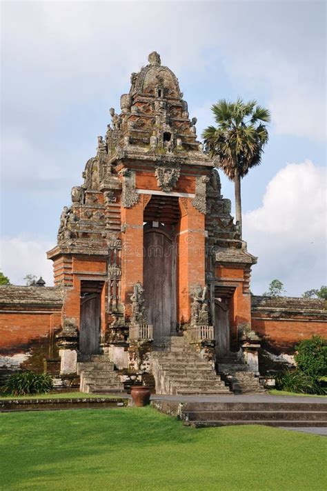 Traditional Architecture Of Temples Of Bali Stock Photo - Image: 17365662