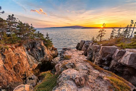 One of the coolest cliff formations you'll find at Acadia! (Acadia ...