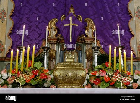 Blessed sacrament hi-res stock photography and images - Alamy