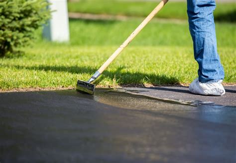 7 Tips for Preparing Your Driveway for Sealcoating - S&G Asphalt Services