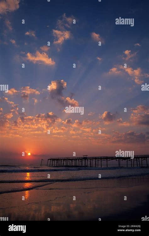 Jacksonville Beach Pier sunrise, Jacksonville Beach, Florida Stock Photo - Alamy