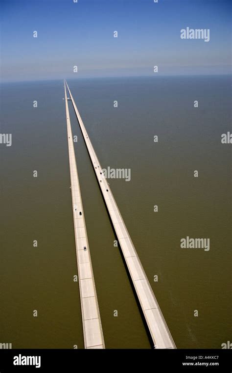 Lake pontchartrain causeway bridge hi-res stock photography and images ...