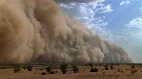 Huge sandstorm in the sahara - Imgur | Cool pictures, Saharan dust, Sahara