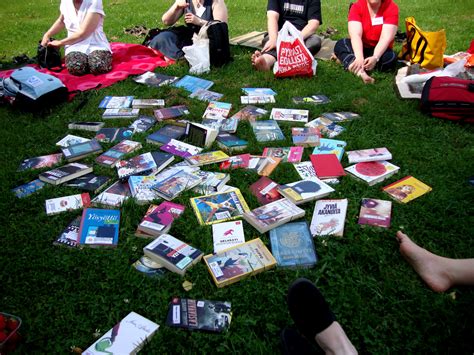 File:Bookcrossing picnic DSC08201 C.JPG - Wikimedia Commons