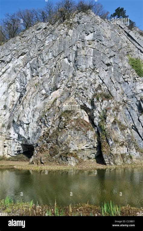 Anticline formation hi-res stock photography and images - Alamy