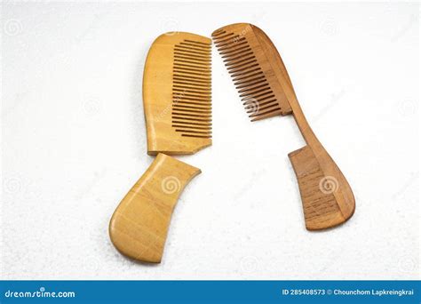 Broken or Damaged Wooden Comb. Stock Image - Image of broken, carving ...