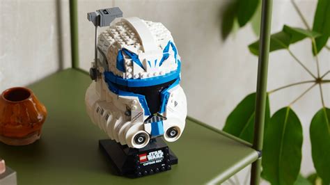 WATCH: LEGO Star Wars Captain Rex Helmet speed review | Flipboard