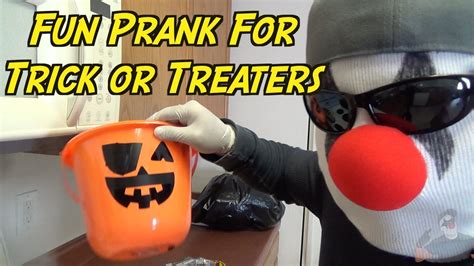 Trick or Treat Basket Prank- HOW TO PRANK (Halloween Pranks) | Nextraker - YouTube