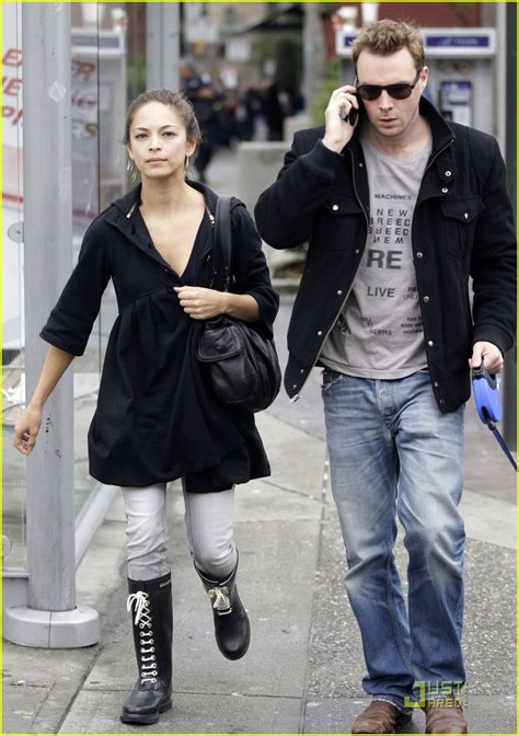 Kristin Kreuk & Mark Hildreth: Canada Couple: Photo 2495193 | Kristin Kreuk Photos | Just Jared ...