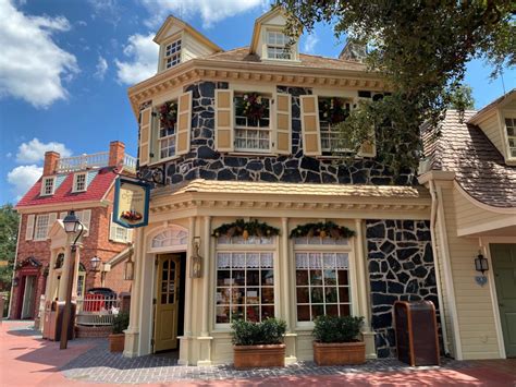 PHOTOS: Ye Olde Christmas Shoppe Reopens in the Magic Kingdom with Social Distancing Markers ...