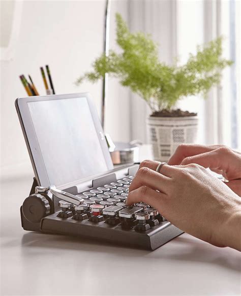 QwerkyWriter - Bluetooth Typewriter Keyboard