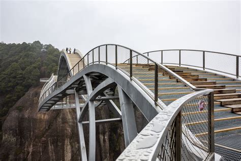 Ruyi Bridge in Taizhou, Zhejiang, China | Check Out the Bending Ruyi Bridge in China | POPSUGAR ...