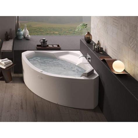 Corner bath with whirlpool Jacuzzi UMA