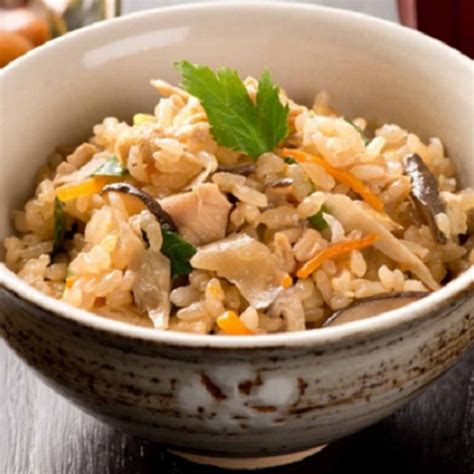 Takikomi Gohan - Chicken and vegetables in a rice cooker