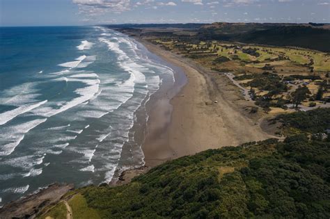 How to Spend the Day at Muriwai Beach – 1964 Mountain Culture Journal