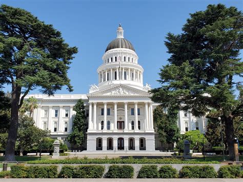 California State Capitol Building | Ferry building san francisco ...