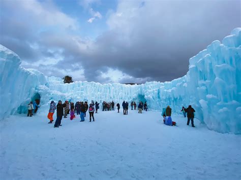 Colorado - Ice Castles - Moderately Adventurous