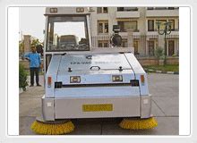 Ride On Road Sweeping Machine at Best Price in Delhi | TPS Mfg & Const. Co. Pvt. Ltd.