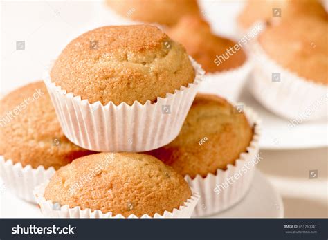 3,168 Plain Muffins Images, Stock Photos & Vectors | Shutterstock