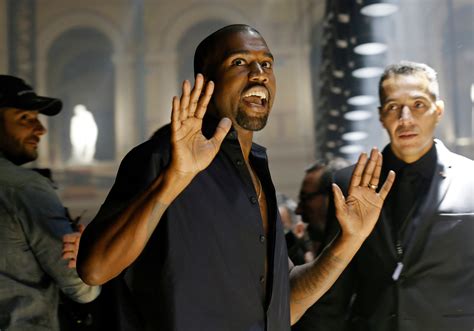 Kanye West gives rambling 8 minute speech at award show | Fox News