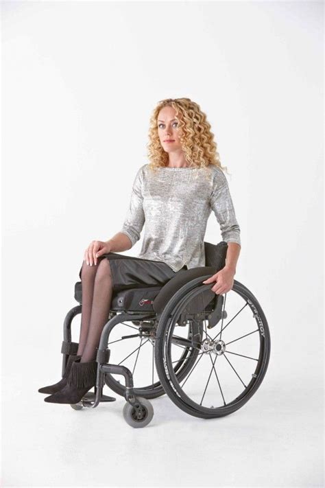 Why This Clothing Brand for Wheelchair Users Is So Important | Wheelchair fashion, Fashion ...